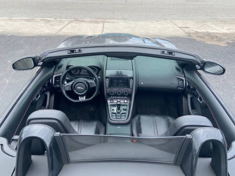 2016 Jaguar F-TYPE R