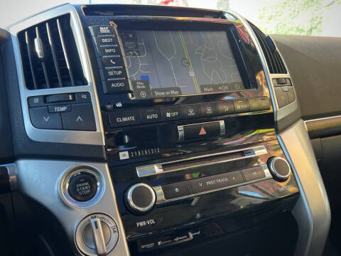 2013 Toyota Land Cruiser