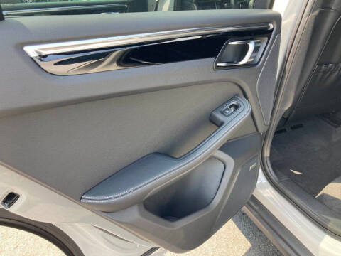 2025 Porsche Macan S