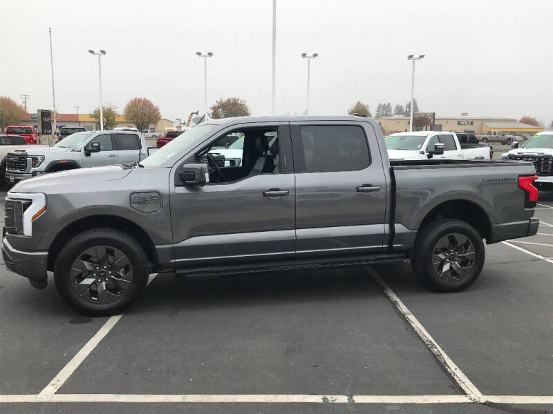 2022 Ford F-150 Lightning Lariat