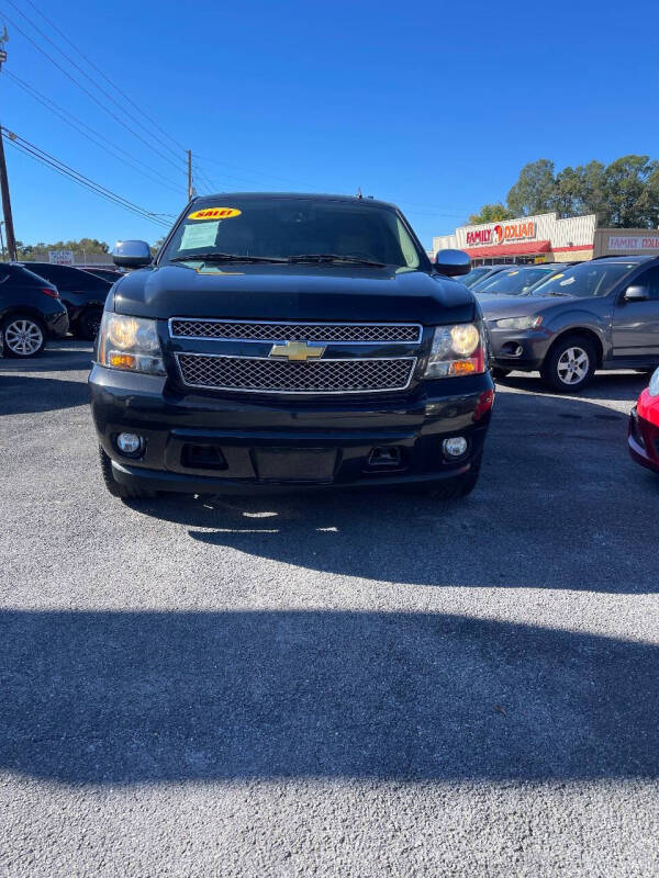 2013 Chevrolet Suburban LTZ's photo