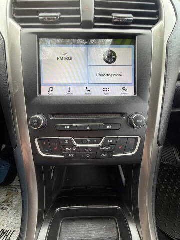 2017 Ford Fusion SE