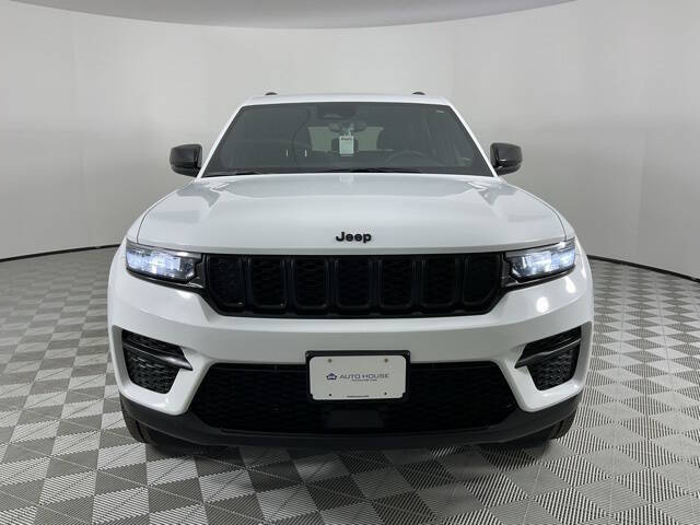 Used 2024 Jeep Grand Cherokee Altitude with VIN 1C4RJHAG1R8926629 for sale in Peoria, AZ