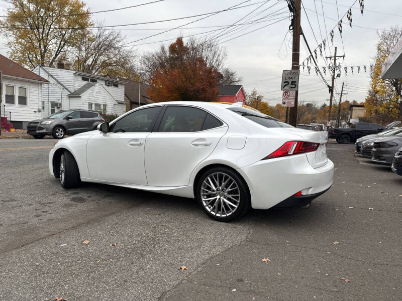 2014 Lexus IS 250 photo 4