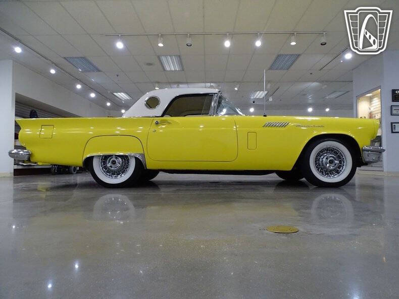 1957 Ford Thunderbird