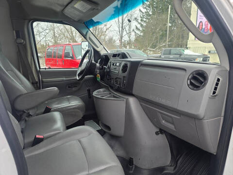 2011 Ford E-Series E-450 SD