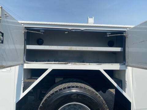 2008 Freightliner M2 106