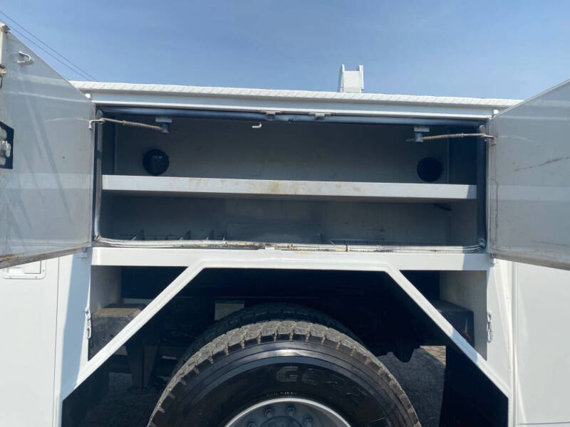 2008 Freightliner M2 106