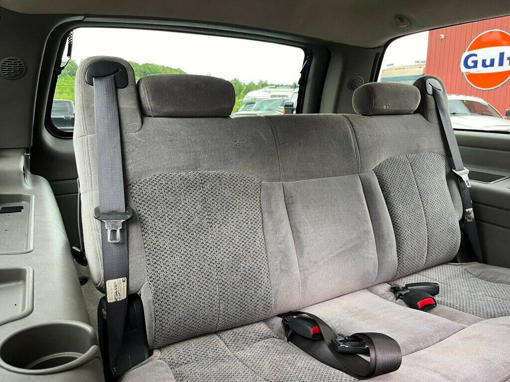 2005 Chevrolet Suburban 48
