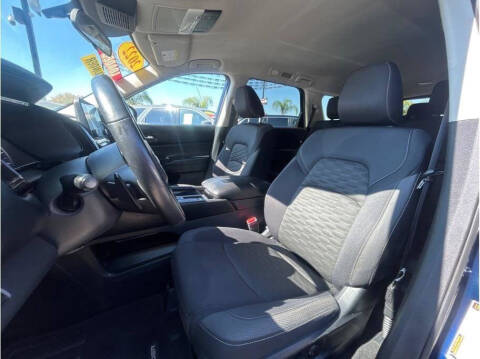 2022 Nissan Pathfinder SV