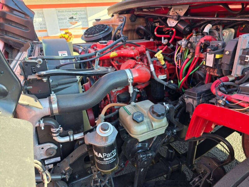 2017 Freightliner M2 106