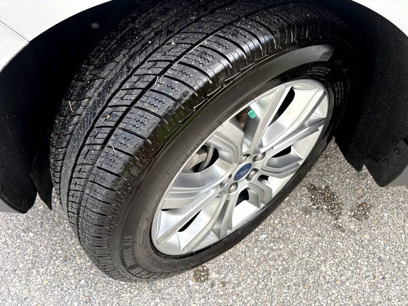 2022 Ford Edge Titanium