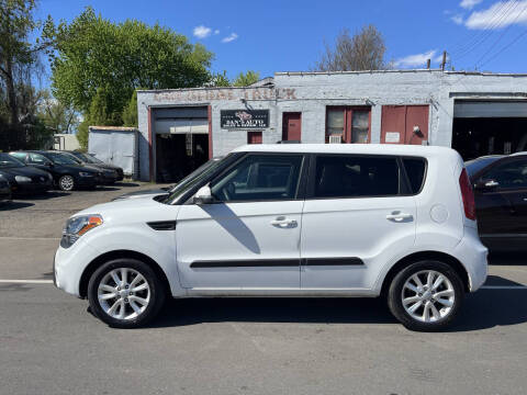 2012 Kia Soul +