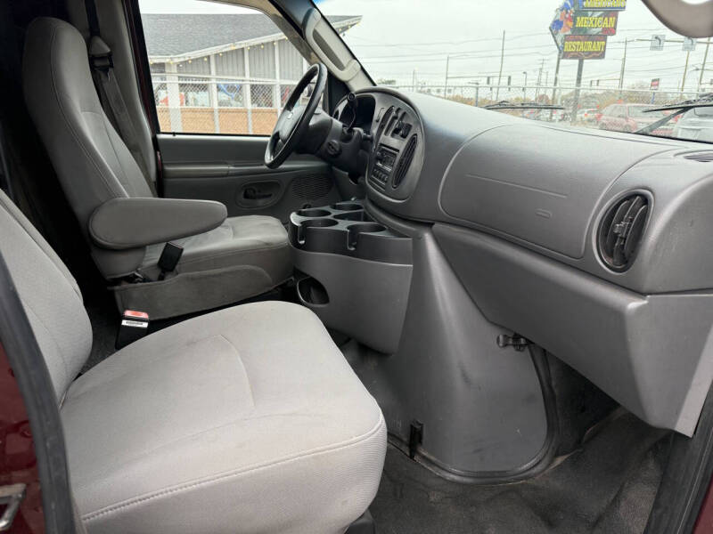 2006 Ford E-Series E-250