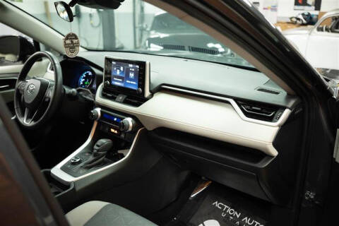 2020 Toyota RAV4 Hybrid XLE