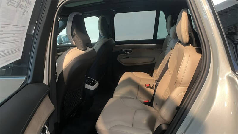 2025 Volvo XC90 B6 Plus Bright Theme 7P