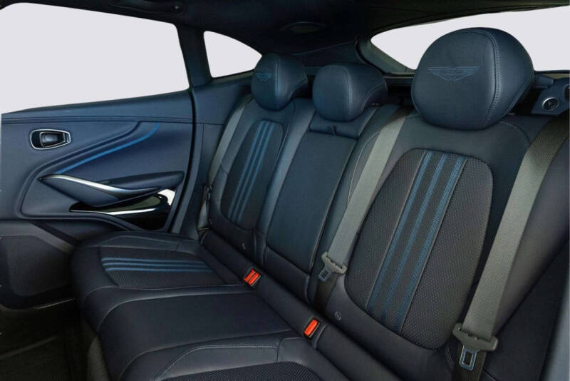 2025 Aston Martin DBX 707