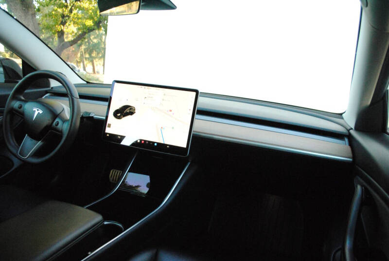 2019 Tesla Model 3 Performance