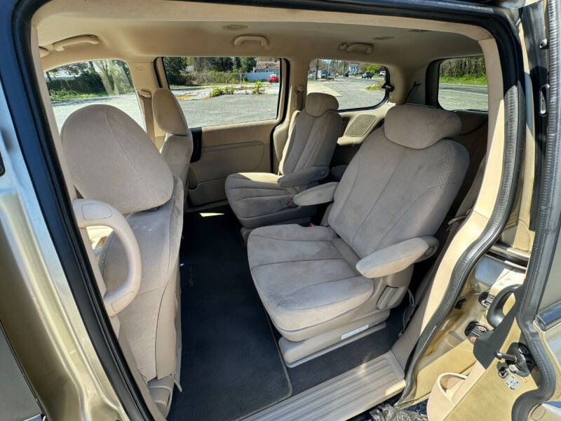 2008 Hyundai Entourage GLS