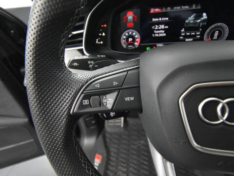 2024 Audi SQ7 4.0T quattro Premium Plus