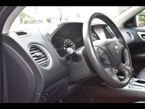 2019 Nissan Pathfinder SL