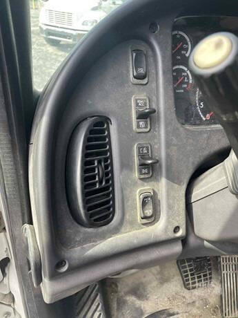 2014 Freightliner M2 106