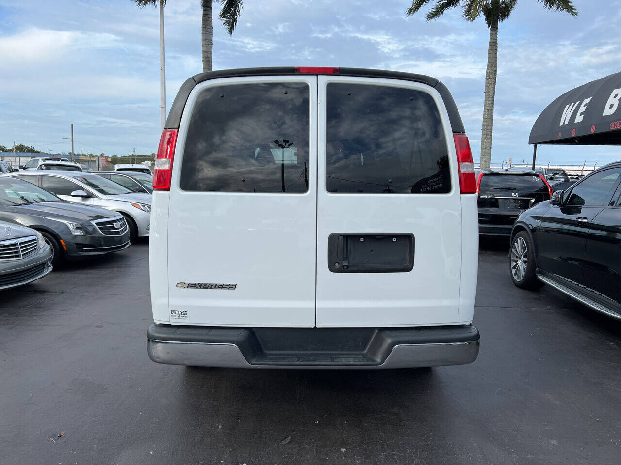 2019 Chevrolet Express  - $24,900
