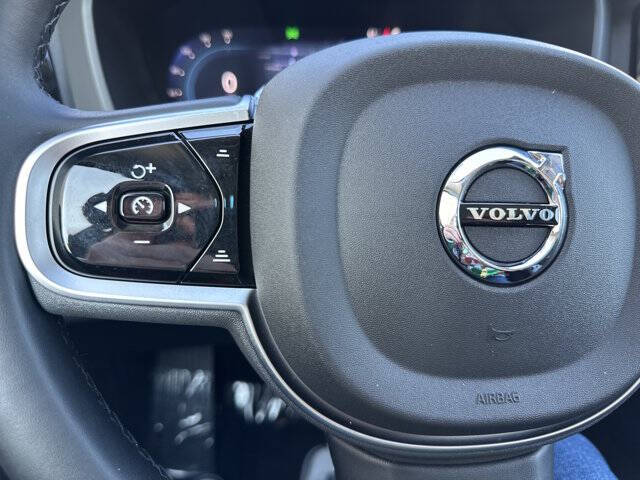 2025 Volvo XC60 B5 Plus Dark Theme