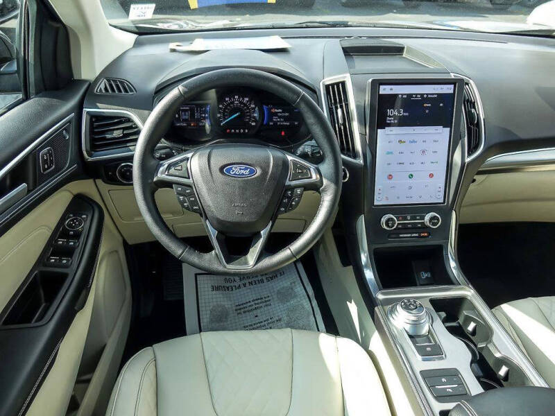 2024 Ford Edge Titanium