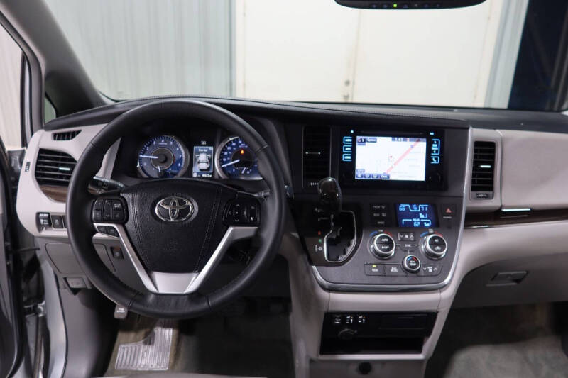2017 Toyota Sienna XLE 8-Passenger