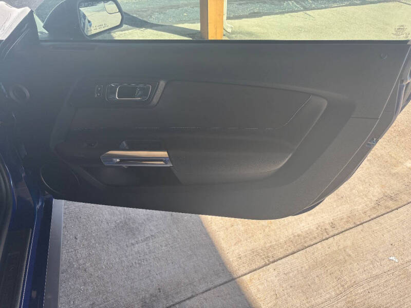 2016 Ford Mustang V6