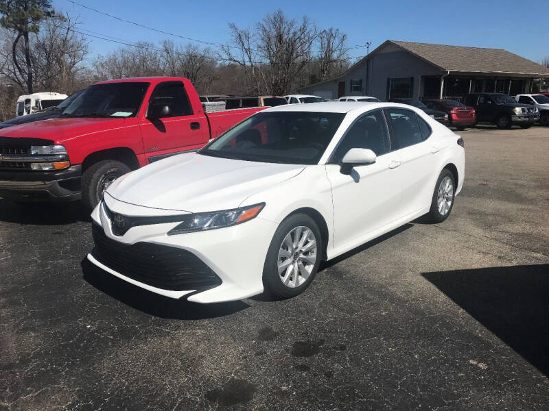 2018 Toyota Camry for sale at Billy's Auto Sales in Lexington TN