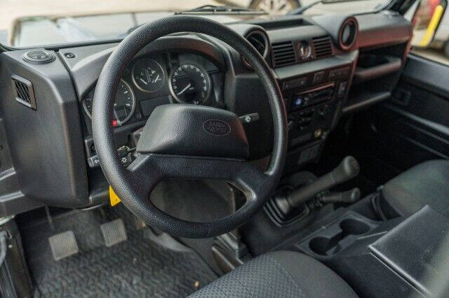 1985 Land Rover Defender 90 2.4L PUMA