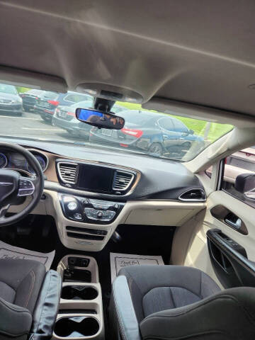 2017 Chrysler Pacifica Touring