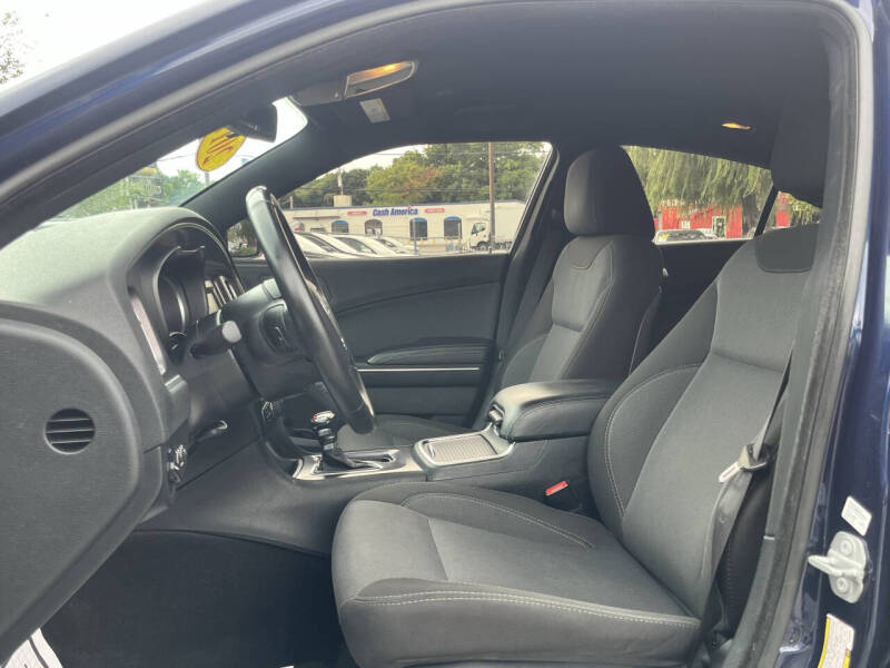 2017 Dodge Charger SE