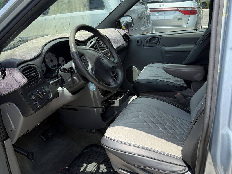 2004 Dodge Grand Caravan SE