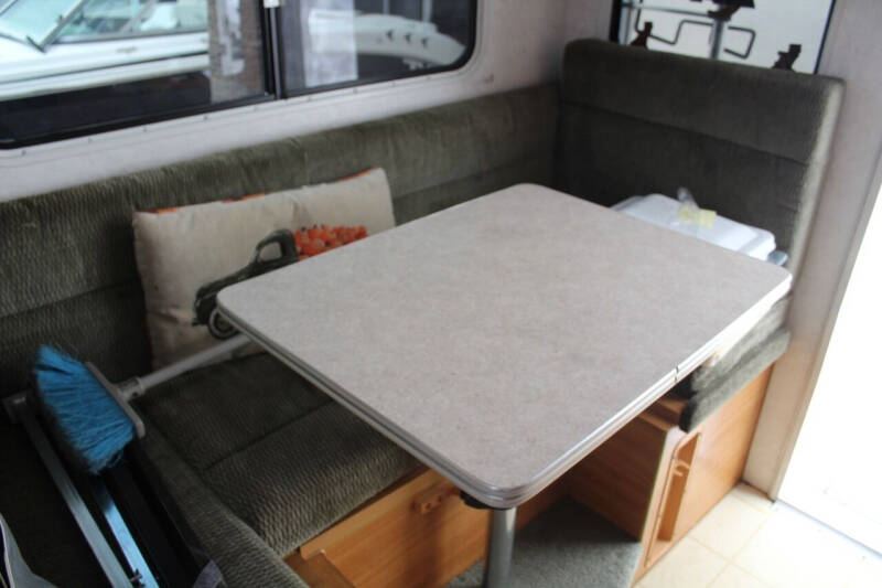 2004 Lance Lancelite 845