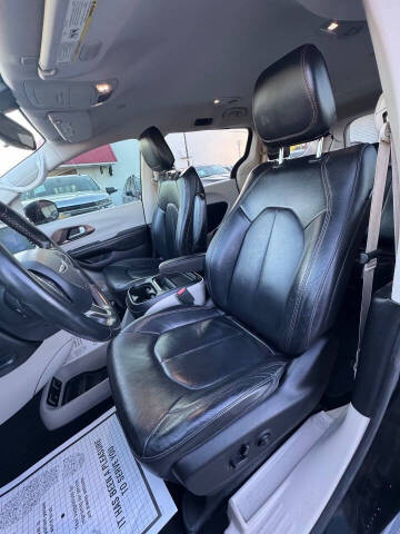 2017 Chrysler Pacifica Touring Plus