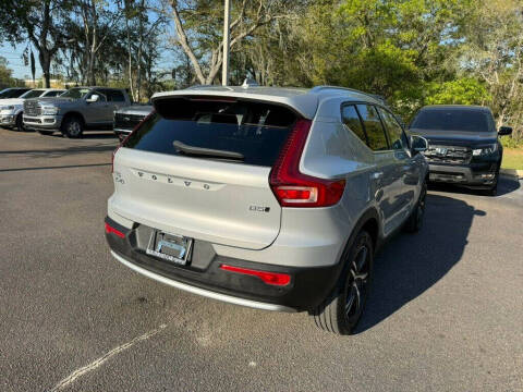 2025 Volvo XC40 B5 Core Bright Theme