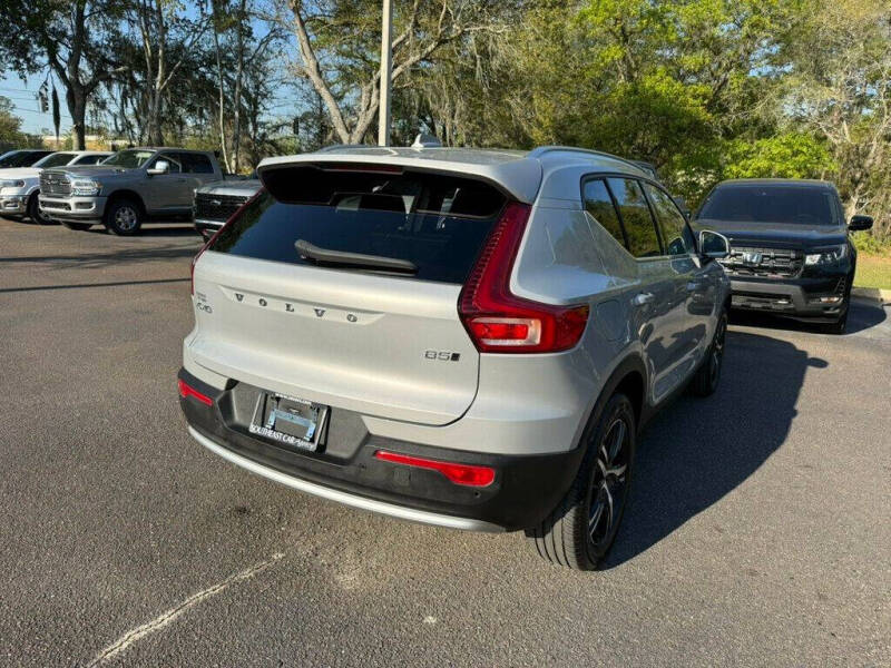 2025 Volvo XC40 B5 Core Bright Theme