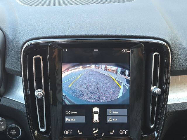 2020 Volvo XC40 T5 Momentum