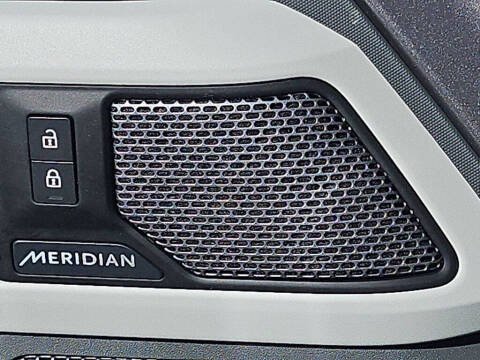 2020 Land Rover Defender 110 SE