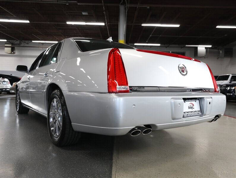 2009 Cadillac DTS Luxury 5-Passenger