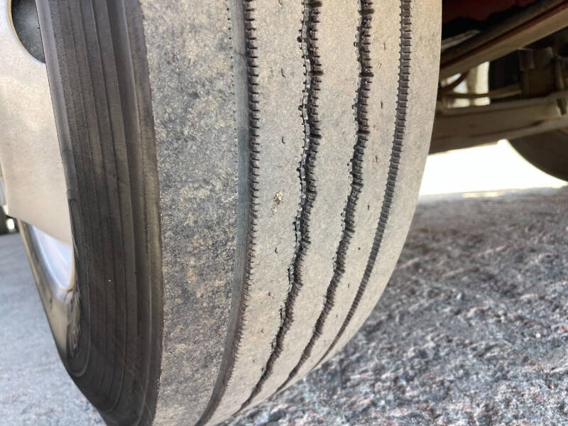 2013 Freightliner Business class M2