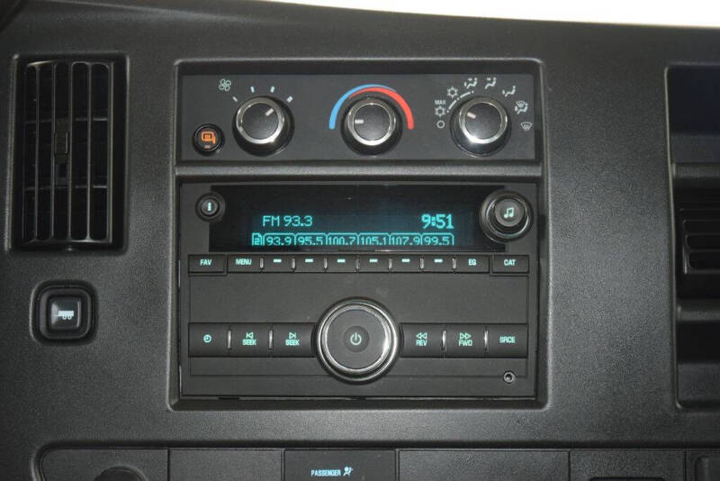 2025 Chevrolet Express LT 3500