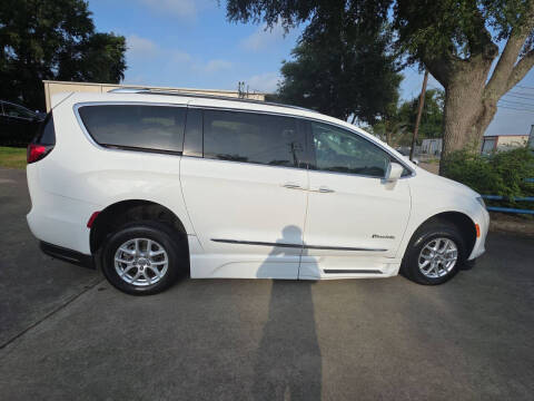 2020 Chrysler Pacifica Touring L