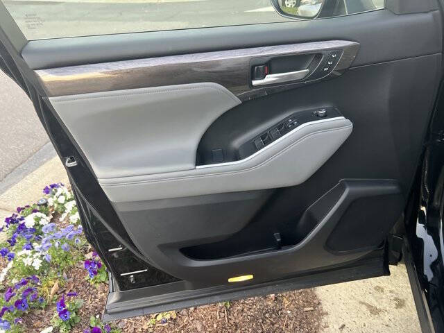 2023 Toyota Highlander Hybrid Limited