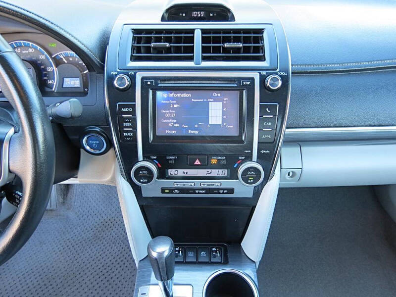 2014 Toyota Camry Hybrid XLE