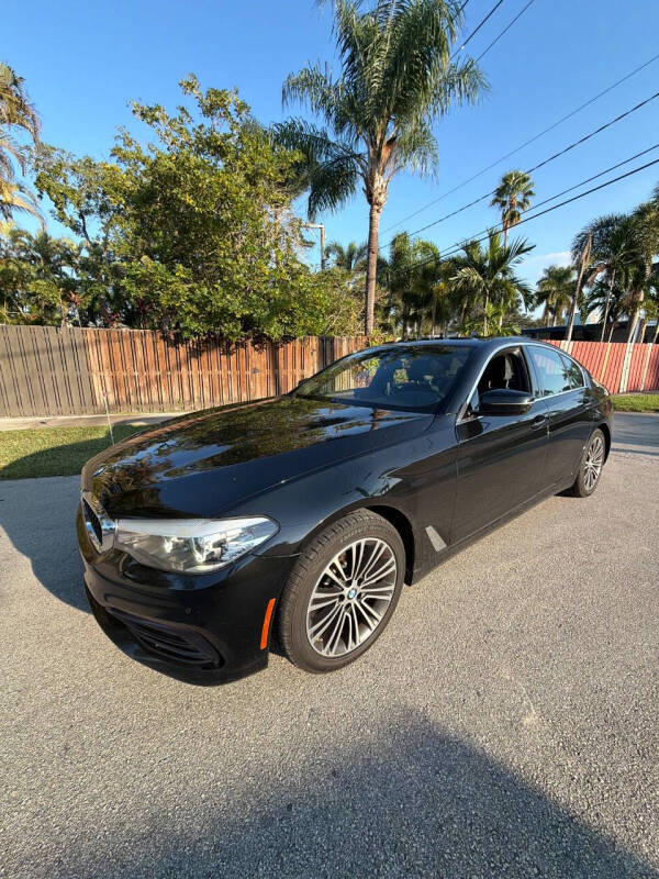 2019 BMW 5 Series 530i's photo