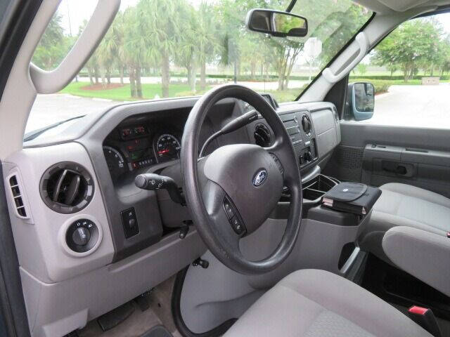 2014 Ford E-Series E-150 XLT